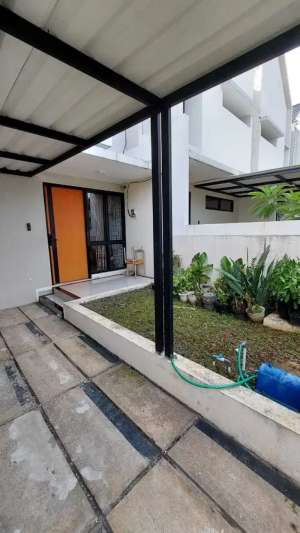 Dijual Rumah Cantik 2 lantai di The GardensCandi Sawangan, Depok , tersedia melalui melalui situs Olx