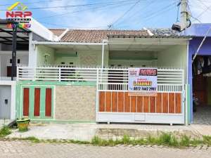 Dijual Rumah Cantik Full Furniture di Perum Villa Kertosari - Bwi , tersedia melalui melalui situs Olx