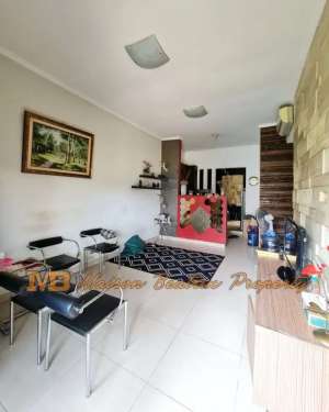 DIJUAL RUMAH DG BALKON YG LUAS, NUSALOKA BSD , tersedia melalui melalui situs Olx