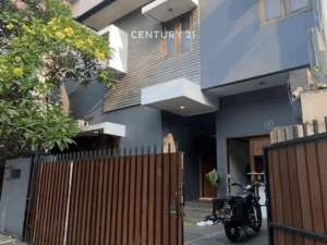 Dijual Rumah Di Jl Gandaria Jaksel Strategis Siap Huni , tersedia melalui melalui situs Olx