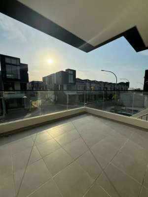 Dijual rumah golf island pik 3kamar 3 lantai ukuran 5x15 , tersedia melalui melalui situs Olx