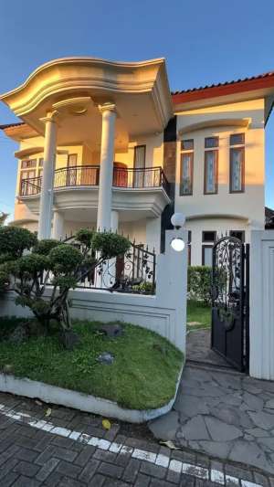 DIJUAL RUMAH MEWAH 2 LANTAI, BULUSAN, TEMBALANG, DEKAT UNDIP SEMARANG , tersedia melalui melalui situs Olx