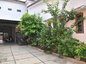 Dijual rumah mewah terdapat swimming pool rapi siap huni , tersedia melalui melalui situs Olx