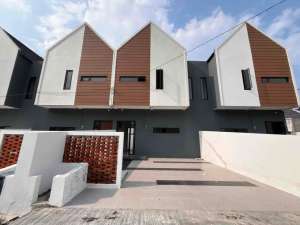 DIJUAL RUMAH SCANDINAVIAN 2 LANTAI MURAH DEKAT MERR DI THE OSO , tersedia melalui melalui situs Olx