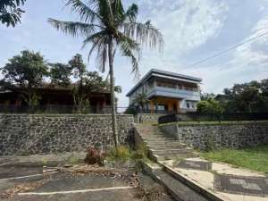 Dijual rumah strategis cocok untuk villa di ujung berung , tersedia melalui melalui situs Olx