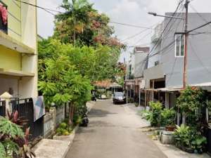 Dijual Tanah Bonus Rumah Lama dalan Komplek di Kalibata Pancoran Jakarta Selatan , tersedia melalui melalui situs Olx