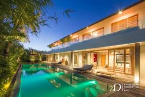 FREEHOLD STUNNING5-BEDROOM VILLA IN PADONAN- CANGGU , tersedia melalui melalui situs Olx