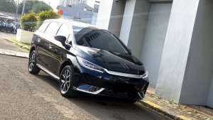 Jual bekas GARANSI 5THBYD M6 Standard EV 7Seater AT 20242025,lokasi di Jakarta DKI