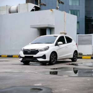 Jual bekas Honda Brio E 2023 - Matic AT,lokasi di Jakarta DKI