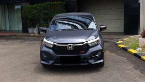 Jual bekas Honda Brio RS CVT 2024 abu km 3 ribuan matic,lokasi di Jakarta DKI