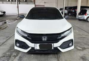 Jual bekas Honda Civic Hatchback HB E AT 2018 Putih Pajak Panjang,lokasi di Jakarta DKI