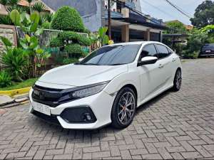 Jual bekas Honda Civic Hatchback RS 2018 Hatchback,lokasi di Jawa Timur