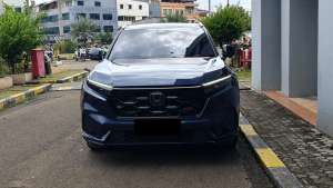 Jual bekas Honda CR-V eHEV 2023 biru sunroof,lokasi di Jakarta DKI