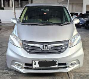 Jual bekas Honda Freed PSD Ac Double Blower AT 2013 Silver Mulus Siap Pakai,lokasi di Jakarta DKI