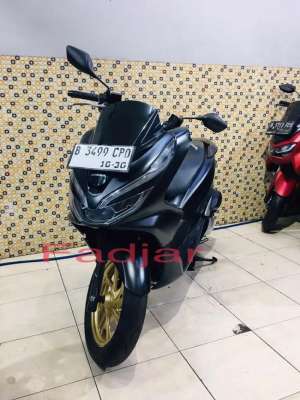 Jual bekas honda pcx 150 cbs tahun 2020,lokasi di Kembangan
