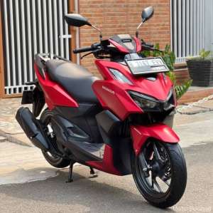 Jual bekas Honda vario new 160cc CBS ISS tahun 2022,lokasi di Depok
