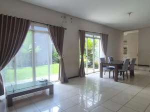 Hot Sale Rumah Asri Kondisi Serba terawat Diarea Kota Baru Parahyangan, Bandung , tersedia melalui melalui situs Olx