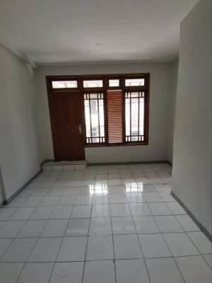 jual cepat rumah harga miring di pondok kelapa jakarta timur , tersedia melalui melalui situs Olx