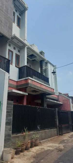 Jual murah rumah 2 lantai di Purwakarta , tersedia melalui melalui situs Olx