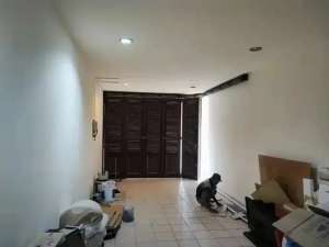 Jual Rumah 2 lt Jemursari selatan , tersedia melalui melalui situs Olx