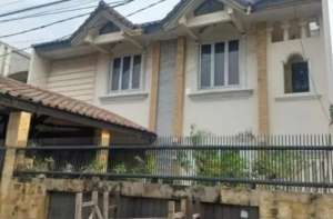 JUAL RUMAH SIAP HUNI TAMAN MERUYA ILLIR JAKARTA BARAT , tersedia melalui melalui situs Olx