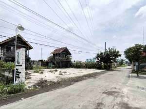 jual tanah strategis area ums harga menarik lokasi di Kartasura, tersedia melalui melalui situs Olx