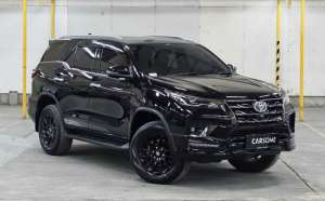 Jual bekas JUAL Toyota Fortuner 4x2 2.8 GR Sport AT 2022 Hitam garansi 1thn mesin, transmisiac,lokasi di Jawa Barat