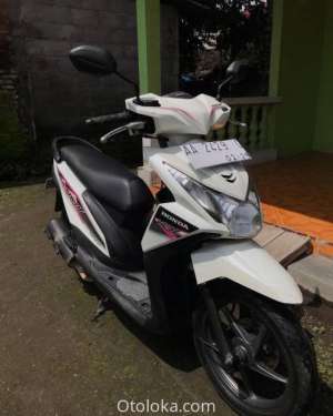 Jual bekas Motor Bekas Beat fi 2014 awal pajak baru , cat list original,lokasi di Wonosobo
