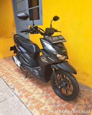 Jual bekas Motor Bekas Honda beat street 2021 sangat terawat,lokasi di Tangerang