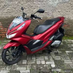Jual bekas Motor bekas honda PCX 2018 sangat mulus,lokasi di Bandung