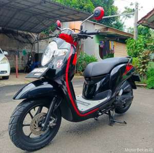 Jual bekas Motor Bekas HONDA SCOOPY SPORTY CBS ISS 2018,lokasi di Jakarta DKI