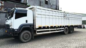 Jual bekas MulusbanBARU MURAH Isuzu Giga FVM 6x2 Bak besi sentral 2024 Long,lokasi di Jakarta DKI