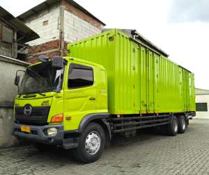Jual bekas MULUSbanbaruMURAH Hino tronton 6x2 FL 260 JW box besi 2022 ranger Bok,lokasi di Jakarta DKI
