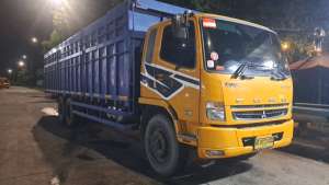 Jual bekas MURAHbanBARU Mitsubishi Fuso tronton 6x2 HD bak besi sentral 2023,lokasi di Jakarta DKI