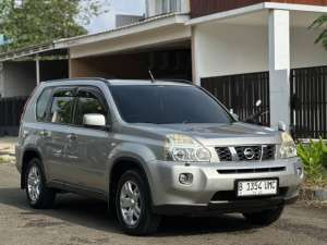 Jual bekas Nissan X-Trail 2.0 CVT Bright Silver DP 12jtan,lokasi di Banten