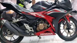 Jual bekas promo pulkam honda cbr 150r 2019,lokasi di Cilangkap