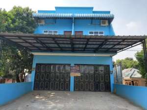 Ruko Gandeng 2,5 Lantai Lebar 8 Meter Daerah Harverst City Bekasi lokasi di Jalan Setu Daerah Perumahan Harverst Setu Bekasi, tersedia melalui melalui situs Olx