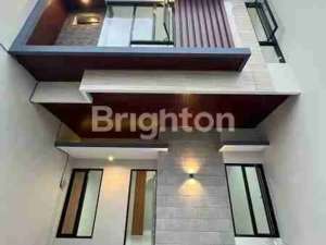 Rumah 2 Lantai Baru Gress Klampis Wisma Mukti dekat Manyar Jaya, Manyar Indah, Manyar Tirtoyoso, Manyar Tirtomoyo, Manyar Tirtoasri, MERR , tersedia melalui melalui situs Olx