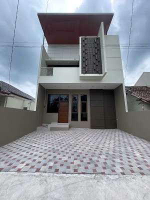 rumah 2 lantai Di condongcatur Ganjuran, Manukan dekat kampus UGM kaliurang , tersedia melalui melalui situs Olx