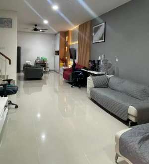 Rumah 2 Lantai Full Renovasi Nara Village Gading Serpong BSD City D , tersedia melalui melalui situs Olx