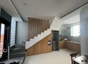 Rumah 2 Lantai Furnished di Podomoro Park Buah Batu Dkt Telkom SHM , tersedia melalui melalui situs Olx