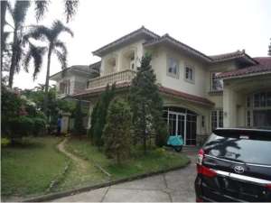 Rumah 2 Lantai Hitung Tanah di Boulevard Palem Raya Lippo Karawaci , tersedia melalui melalui situs Olx