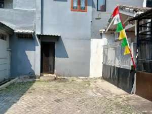 Rumah 2.25 lt, hdp timur di Taman palem , tersedia melalui melalui situs Olx