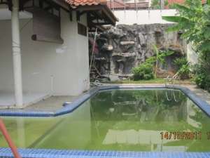rumah 3 Lantai, 3 Kamar,ada Swimming pool , tersedia melalui melalui situs Olx