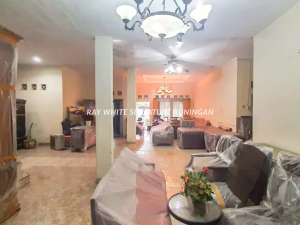 Rumah Asri 2 Lantai di Lokasi Strategis Tebet Barat Dalam , tersedia melalui melalui situs Olx