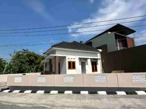 Rumah Baru 700 Jutaan Di Bakungan Wedomartani , tersedia melalui melalui situs Olx