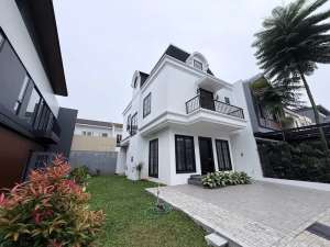RUMAH BARU AMERICAN CLASSIC NICE VIEW THE ICON COSMO BSD , tersedia melalui melalui situs Olx