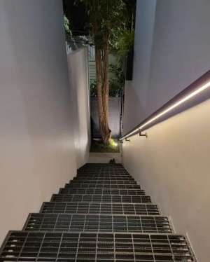 Rumah Baru di Pondok Indah dengan Kolam Renang , tersedia melalui melalui situs Olx