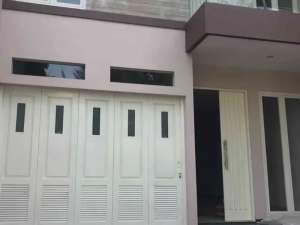 Rumah Baru Gayungsari Jual cepat , tersedia melalui melalui situs Olx