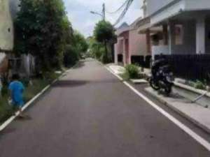 RUMAH BESAR DI KOMPLEK RAWAMANGUN , tersedia melalui melalui situs Olx